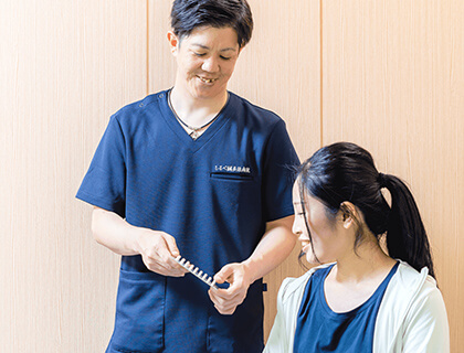 コミュニケーションをとるスタッフ